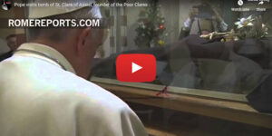 Pope visits tomb